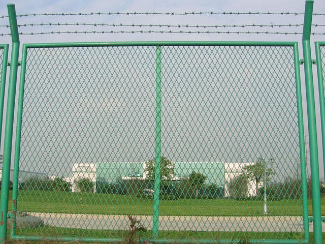 鋼板網護欄